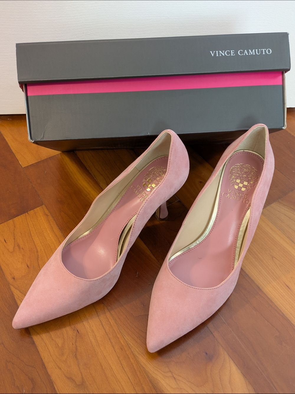 NWT Vince Camuto Chirla Pump Light Pink Suede Pointed Toe Pumps